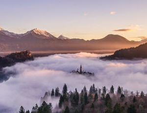 女子举重比赛封闭,中国选手力压群雄夺冠